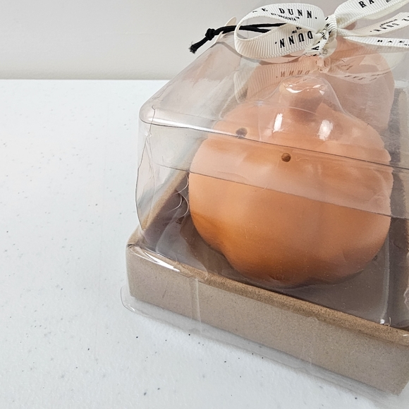 Rae Dunn Ceramic Pumpkin Salt and Pepper Shakers NWT - Picture 6 of 6